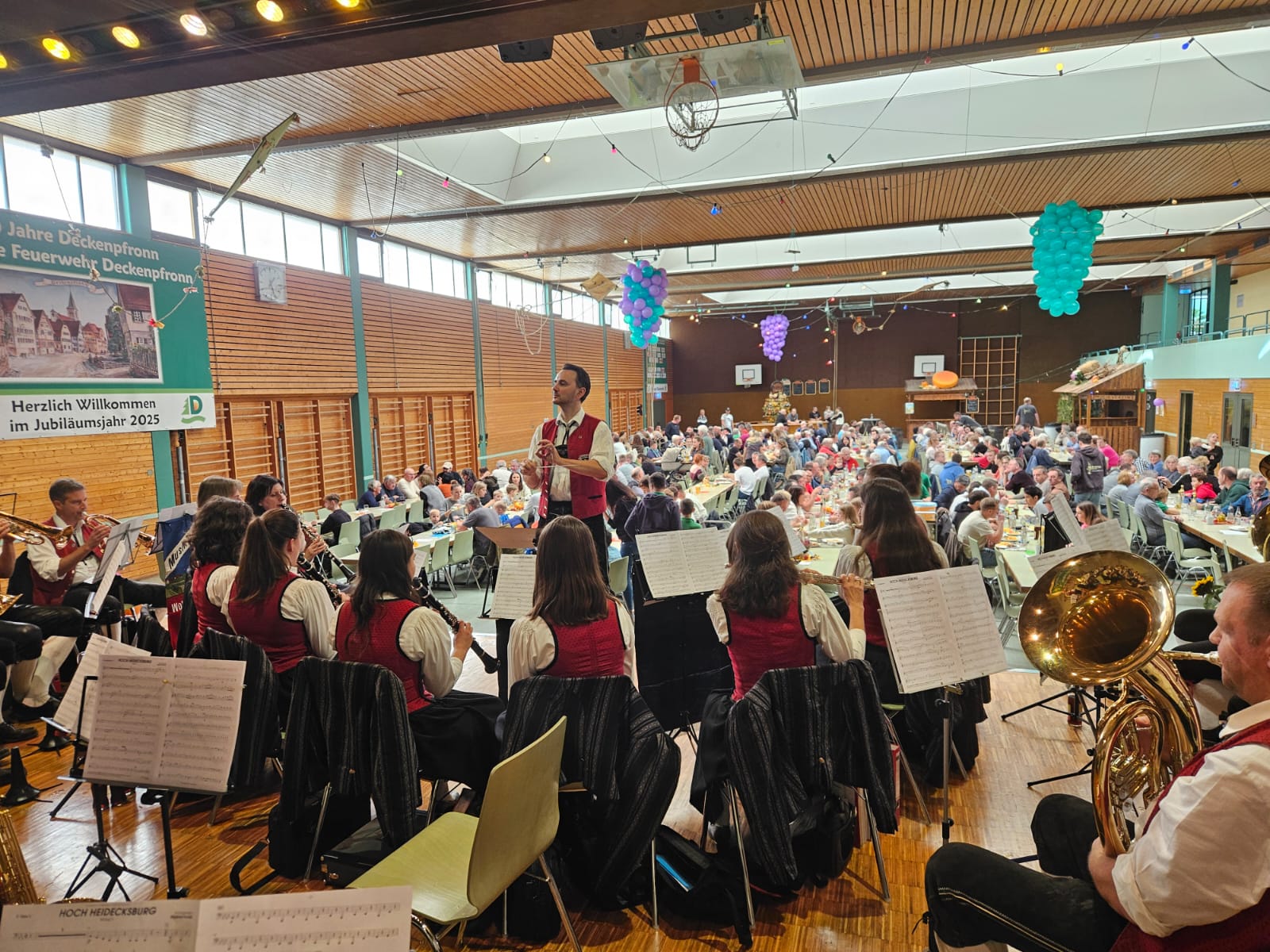 Kapelle beim Jubiläumsfrühstück in der Halle